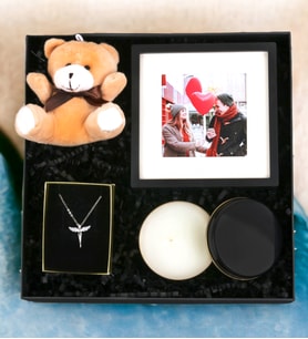 Kişiye Özel Çerçeve Peluş Ayıcık Anahtarlık & Melek Kolye Metal Kutu Mum Hediye Seti