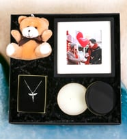 Kişiye Özel Çerçeve Peluş Ayıcık Anahtarlık & Melek Kolye Metal Kutu Mum Hediye Seti
