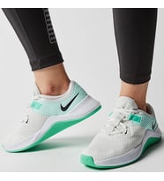 Nike MC Trainer Walk Training Shoes White Kadın Beyaz Yürüyüş Antrenman Ayakkabısı
