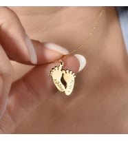 14 Ayar Altın Kaplama Kişiselleştirilmiş Bebek Ayağı Gümüş Kolye - CN00448