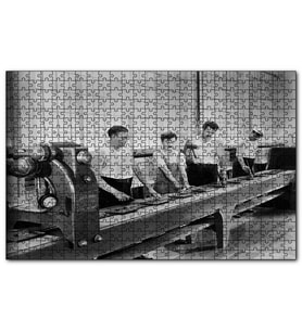 Cakapuzzle Modern Zamanlarda Charlie Chaplin  Puzzle Yapboz MDF (Ahşap) (120 Parça)