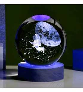 Kişiye Özel Işıklı Ahşap Kaideli Astronot Temalı Cam Küre 8*6cm