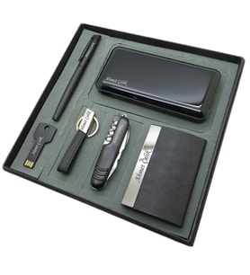 Signator® Concordia  Kişiye Özel Set - 10000 mAh Powerbank + Fonksiyonlu Çakı  + 32Gb. Anahtar Usb + Roller Kalem + Anahtarlık + Kartvizitlik  İsme Özel Hediyelik Set (Karışık)