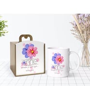 BK Gift Kişiye Özel Ahşap Kutuda Anneler Günü Temalı Anne Anlamı Tasarımlı Beyaz Kupa Bardak-1