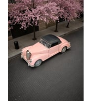 Nostaljik Klasik Çek Bırak Pembe Metal Araba – Koleksiyonluk Metal Model
