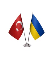 Ukrayna İkili Masa Bayrağı