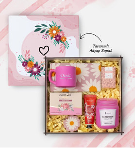 Dekoratif Ahşap Kutu İçerisinde, Pembe Fincan, Mum,Anahtarlık,Kahve, Güzellik Seti
