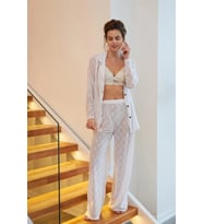 Giyim Kadın Beyaz Şeffaf Jakar Düğmeli Pijama Takımı