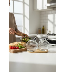 Bambu Standlı Cam Yağlık Seti 2’li – 500 ml Zeytinyağı & Ayçiçek Yağı Şişesi Akıtmaz(Gümüş)