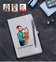 Kişiye Özel Yılbaşı Aile Karikatürlü Gri Defter Kalem Hediye Seti Model-1