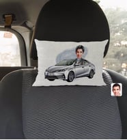 BK Gift Kişiye Özel Plakalı Erkek Toyota Corolla Karikatürlü Dikdörtgen Araç Koltuk Yastığı-1