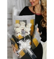 Anneler  Gününe ÖZEL: Elegance Peluş Ayıcık Buketi - 6 Adet Yumoş Peluş Ayıcık ve Simli Gümüş Kalp ile Özel Büyük Kutuda (Kırmızı)