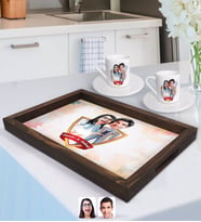 BK Gift Kişiye Özel İsimli Sevgililer Karikatürlü Doğal Ahşap Tepsi ve 2’li Kahve Fincan Seti-81