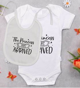 BK Kids The Princess Has Arrived Tasarımlı Bebek Body Zıbın ve Mama Önlüğü Hediye Seti - Model 1