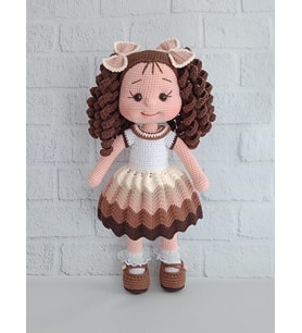 Çikolata Düşü Kıvırcık Saçlı Karnaval Bebek Amigurumi Organik Oyuncak