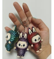 Labubu Figür Anahtarlık 7 cm, 3 Farklı Renk Geçişi, Yüksek Kalite 3D Baskı, Çevre Dostu PLA Hammadde, (Çanta Süsü, Anahtarlık) (Çok Renkli)