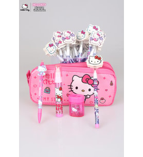 DEKOMUS İLE YENİ SEZON LİSANSLI HELLO KITTY KIRTASİYE SETİ KALEM ÇANTASI,UÇLU KALEM,KALEMTRAŞ,SİLGİ TEPELİ GEÇMELİ KURŞUN KALEM VE ROKET SİLGİ SETİ (Pembe)