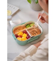 1200 ml 2 Katlı 6 Bölmeli BPA'sız PP Plastik Sefer Tası ve Beslenme Çantası - Hava Kilitli Bento Lunch Box, Çatal ve Kaşık Dahil (Yeşil)