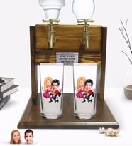 BK Gift Kişiye Özel Sevgililer Tasarımlı İkili Rakı Bardağı ve Çift Musluklu Doğal Ahşap Rakı Standı-9 (Model 1)