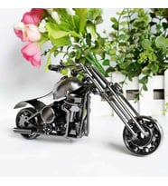 El Yapımı Metal Motorsiklet Modeli – Özel Tasarım Retro Dekoratif Motor Biblo, Klasik Vintage Sanatsal Masaüstü Aksesuar, Koleksiyonluk ve Hediyelik Şık Hediyelik Metal Motor