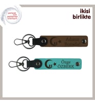 Sevdiklerine Ait Hediye Çocuk Ve Ayyıldız– Kişisel İsimli 2’li Anahtarlık, Açık Kahve-Turkuaz (Çok Renkli)