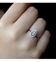 0.15 Ct. Damla Taşlı Modern Tasarım Pırlanta Yüzük