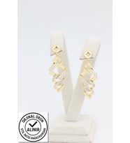 STİL İNCİSİ/XUPING JEWELRY ZEYNA SALLANTILI ZİRKON TAŞLI KÜPE (Altın Rengi)