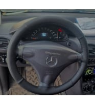 DİKİŞLİ DİREKSİYON KILIFI SİYAH DERİ NOKTALI DERİ SİYAH DİKİŞLİ MERCEDES A140 İÇİN