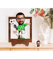 BK Gift Kişiye Özel Yeşil Beyaz Futbolcu Karikatürlü Ahşap Standlı 3D Biblo-1