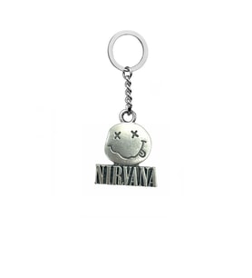 Nirvana Logolu ve Yazılı Metal Anahtarlık – Efsane Grubun Ruhunu Yanında Taşı