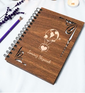 Kişiye Özel Uçan Balon Desenli Ahşap Kapaklı Defter - Ajanda - İsme Özel - A5 60 Yaprak (120 SAYFA) Hediyelik (Gümüş)
