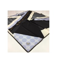 Geometrik Desen Black Seri Twill Eşarp Eşarp Askısı ile Birlikte 90x90 cm Mavi S