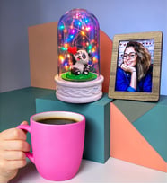 Pembe Kupa Bardak, Renkli Işıklı Fanus ve Fotoğraf Hediye Seti (Model 8)