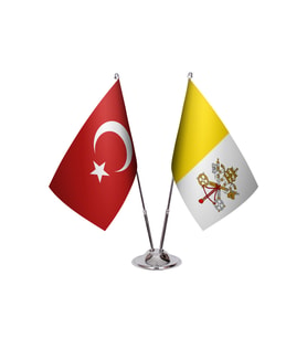 Vatıkan İkili Masa Bayrağı