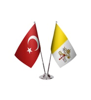 Vatıkan İkili Masa Bayrağı