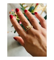 AYARLANABİLİR GOLD RENK, İKİLİ GÖRÜNÜMLÜ KELEBEKLİ-ÇİÇEKLİ YÜZÜK ACR0135