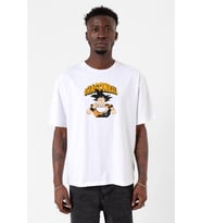 Dragon Ball Z Anime Goku Eating Ramen Beyaz Erkek Oversize Tshirt