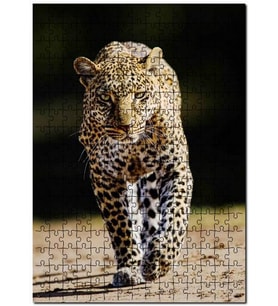 Cakapuzzle Sinirli Bakışlı Leopar Flu Arkaplan Puzzle Yapboz MDF (Ahşap) (120 Parça)