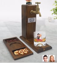 BK Gift Kişiye Özel Evleniyoruz Karikatürlü Viski Bardağı & Musluklu Doğal Ahşap İçki Standı & Masif Ahşap Dikdörtgen Sunum Tabağı Çerezlik Hediye Seti-10