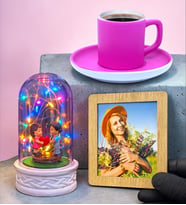 Premium Hediye Seti Pembe Türk Kahvesi Fincanı, Renkli Işıklı Fanus ve Fotoğraf (Model 7)