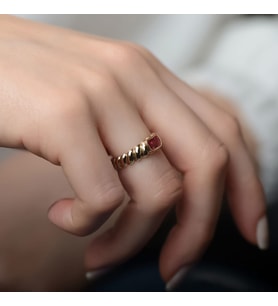 14k Altın Kırmızı Taşlı İstiridye Yüzük
