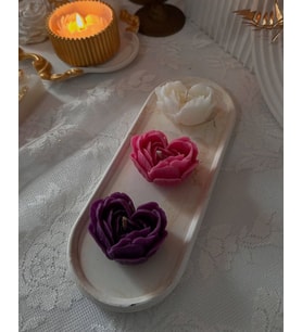 El Yapımı Kalp & Gül Formunda Soya Mum Seti – Dekoratif, Romantik ve Şık Tasarım (3’lü Set) (Beyaz-Mor)