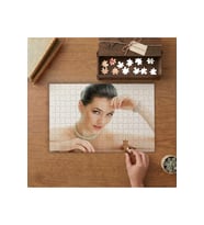 Mavi Gözlü Güzel Kadın Tasarımı 240 parça Ahşap Puzzle Ahşap Kutuda MP00596