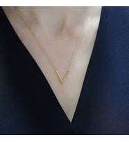 V Model Tasarım Kolye