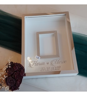 Beyaz 30x40 cm Fotoğraf Bölümlü Yarı Gümüş Kaplamalı Ledli İsimli Gül Kutusu! Anı Çerçevesi