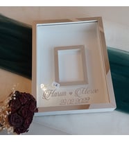 Beyaz 30x40 cm Fotoğraf Bölümlü Yarı Gümüş Kaplamalı Ledli İsimli Gül Kutusu! Anı Çerçevesi