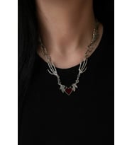 Punk Kalp ve İskelet El Figürlü Unisex Kolye – 60 cm Zincirli Gotik Tasarım