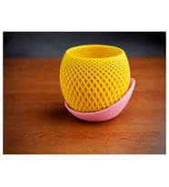 Alvera Küre Saksı – 3D Baskı Kafes Dokulu Iki Parçalı Dekoratif Saksı - Sarı-Pembe