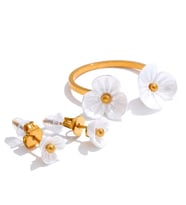 18 Ayar Altın Kaplama Mini Çiçek Yüzük & Küpe – Zarif Premium Set (Gold)