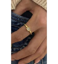 Luxury Kare Tasarım Taşlı Ayarlı Yüzük 925 Ayar